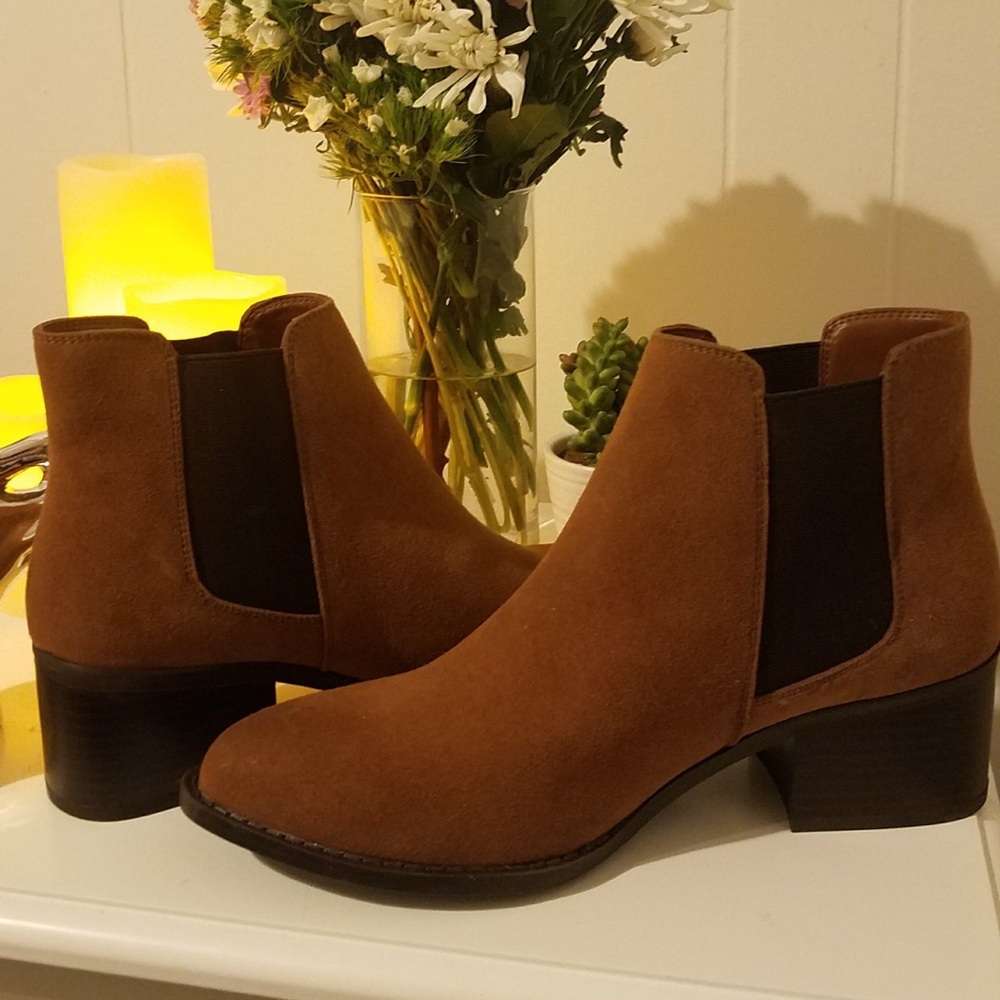 Forever 21 brown suede ankle booties size 10